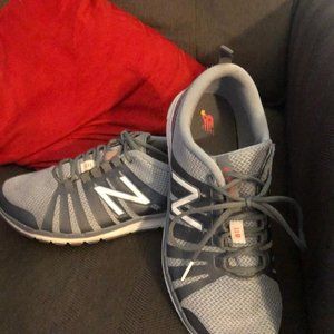 New Balance Women's 811 Trainers